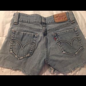 Cute Levi’s cut off shorts size 3